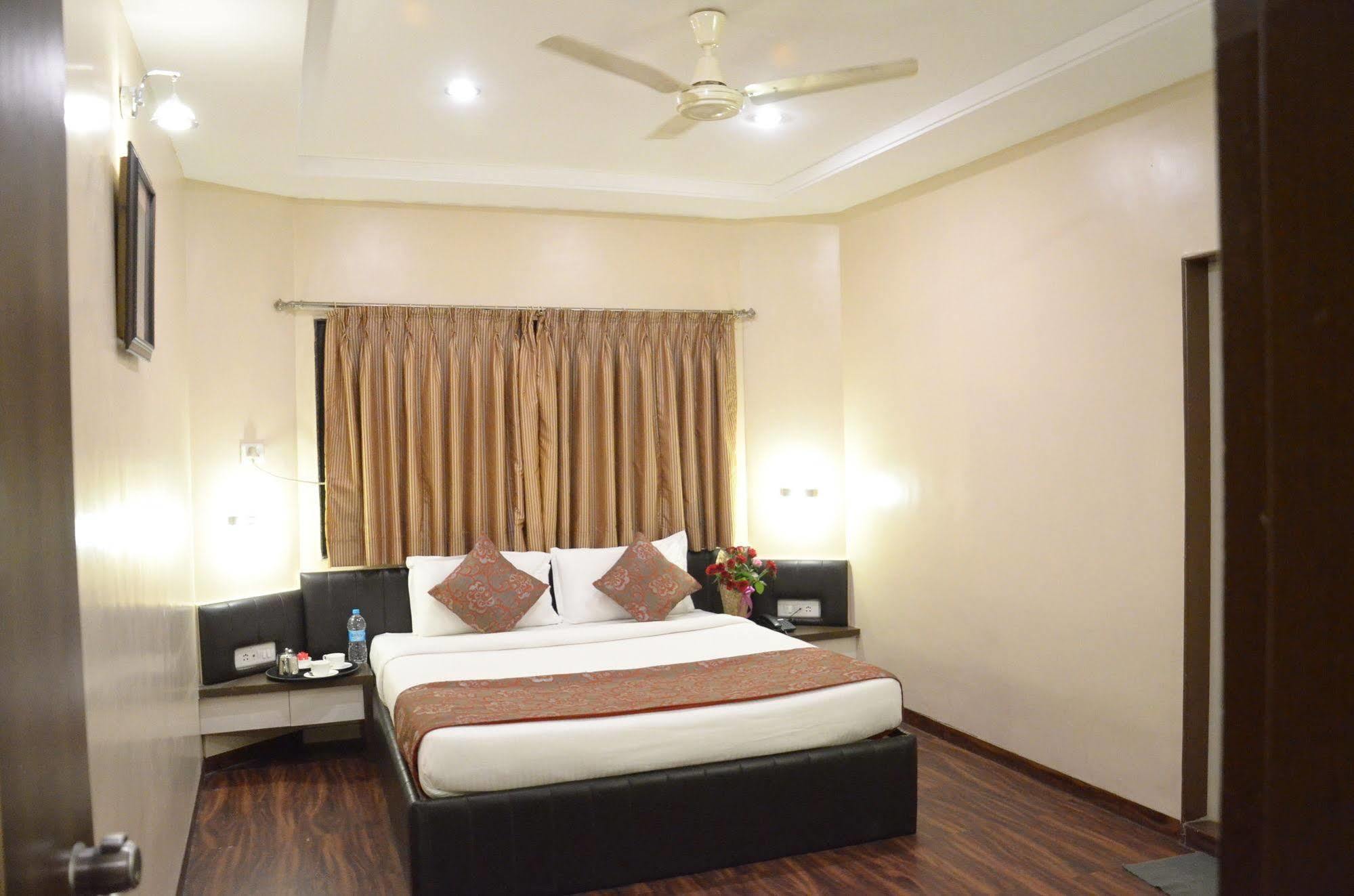 Hotel Vijay Residency Aurangabad  Exterior foto